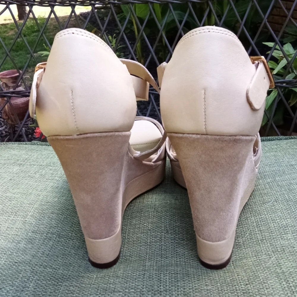 Lauren Ralph Lauren Leather Strappy Wedge Sandal Size 8.5.